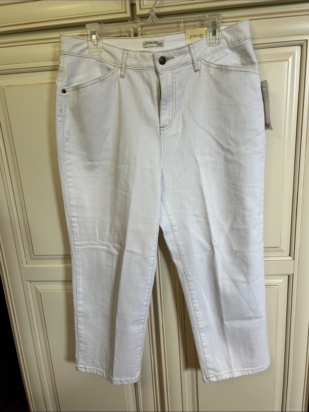 St. John's Bay White Cropped Women's Jeans